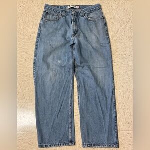 Levi's baggy jeans